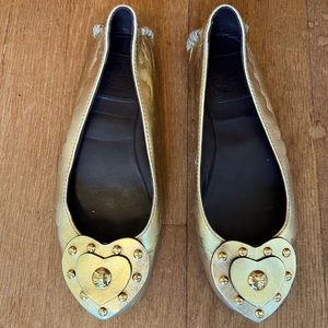 Tory Burch Gold Heart Leather Flats sz 6